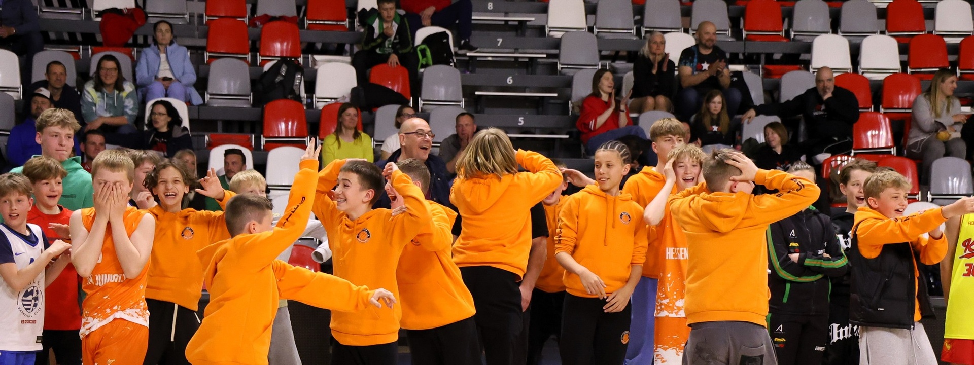 Boys went crazy during U13 shooting contest!